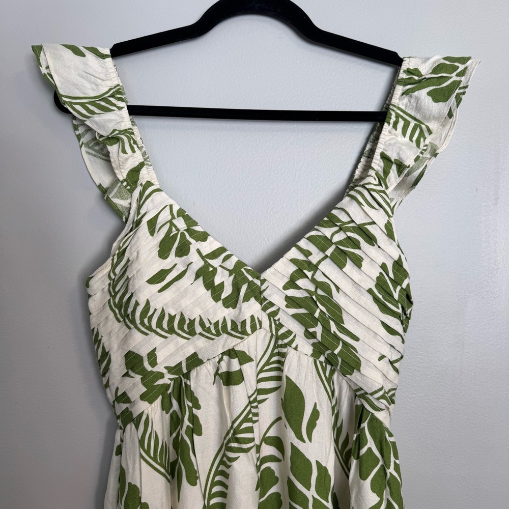 THML Inaya flutter sleeve green leaf print maxi dress - Picture 4 of 9